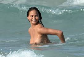 Tiffani-Amber-Thiessen-4 - Chrissy-Teigen-Naked-01 Porn Pic - EPORNER