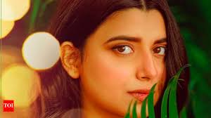 Nimrat Khaira paints the town red with her latest song 'Gulabi Rang'