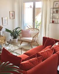 French country, swedish, cottage and vintage design styles are favorites of maison decor blog and fb page. Homebyauriane Visite Son Interieur Blog Deco Clemaroundthecorner Deco Salon Canape Rouge Deco Canape Rouge Idee Decoration Canape