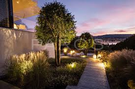 Stufenanlage Aus Holz Garten Mit Holzstufen In 2020 Bepflanzung Gartengestaltung Garten