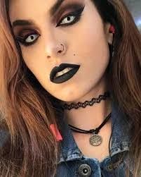 Donna Finnigan's Instagram, Twitter & Facebook