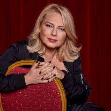 Sweetwater production, owned by director producer colin nutley is the company behind feature films like änglagård. 33 Ronnys Rullar Helena Bergstrom Ronnys Rullar Podcast Podtail