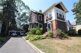 Explore houses for rent in newport, rhode island. 8 Summer St Newport Ri 02840 Apartment For Rent In Newport Ri Apartments Com