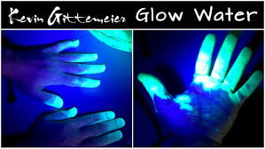 Diy Glowing Polymer Ball Clear Polymer Ball Water Pearls Submerged In A Diy Glowing Fluorescent Liquid To Absorb The Fluoresce Glow Water Water Pearls Glow