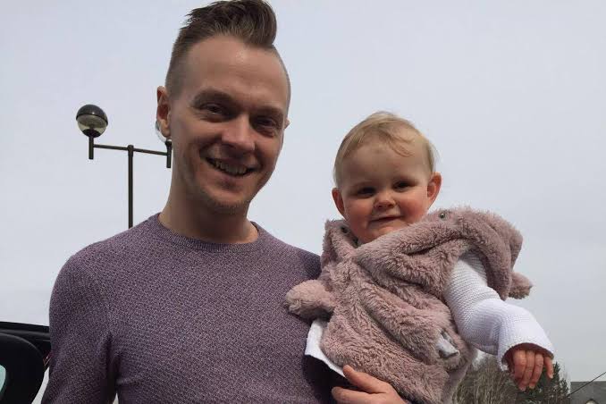 Jekyll and Hyde' baby murderer pictured in chilling photos playing lovingly with adopted daughter he killed - The Mirror