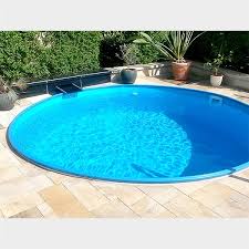 Den Schwimmingpool Einfach Selbst Aufbauen Und Dann Ins Kuhle Nass Springen Rundpool Pool Kleine Hinterhof Pools Gartenpools Kleiner Pool Ideen