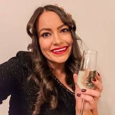 Carly Welsh's Instagram, Twitter & Facebook