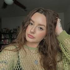 Hailey Hughes's Instagram, Twitter & Facebook