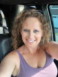 Best make up to wear to Disney? Light sweat proof water proof?! Make up  tips! Drop them below thanks