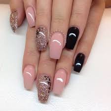 Acrylic Black And Gold Glitter Nails Baggesnaglar Single Photo Instagrin Beige Nails Pink Nail Art Beige Nails Design