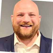 Aaron Lesniak's Instagram, Twitter & Facebook