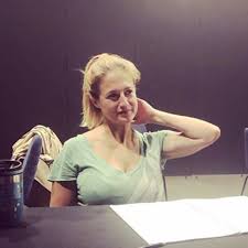 Liseyi üsküdar amerikan lisesi'nde okudu. Menajerimi Ara Dizisi Feris Canan Erguder Kac Yasinda Biyografi Sitesi