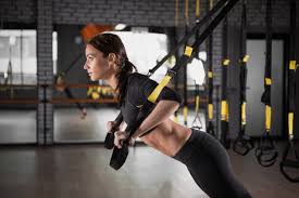 El trx o entrenamiento en suspensión cada vez es más famoso por su efectividad. Trx O Entrenamiento En Suspension Circuito De Ejercicios Para Novatos