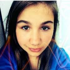 Lea Dominguez (@Lea_Cola)