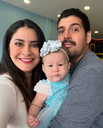 Hoy fuiste #Cenicienta 🩵 pero todos los días eres mi muñeca de carne y  hueso 😍 Te AMO! #Agustina ⁣ ⁣ #princessparty #birthdayparty #cinderella