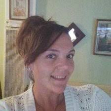 Holly Halverson's Instagram, Twitter & Facebook