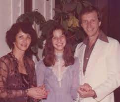 30 июля, 1963 лев рост: Friends Star Lisa Kudrow Shocks Fans As A Brunette In New Throwback Photo Hello