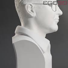 Bertold Brecht 35 cm bust