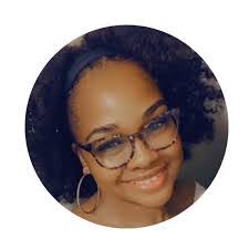 Amanda Trainor's Instagram, Twitter & Facebook