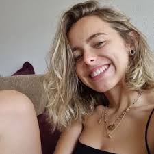 Eva Cristóbal (@Eva_Crisar)