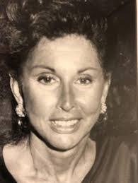 Bella Winter's Instagram, Twitter & Facebook