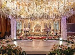 Selain baju pengantin, gunakan hiasan dan bunga dekorasi ala negeri sakura tersebut. Contoh Dekorasi Pernikahan Sederhana Yang Bisa Dibuat Sendiri Tanpa Butuh Wedding Organizer Hello Brides