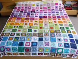 Viele bunte wollreste in gleicher wollstärke und zur. Granny Square Hakeldecke Handarbeit Benefiz Decke Ejsa Hof Decke Hakeln Hakeln Bettdecke Hakeln