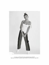 Éxito en la edad de las redes sociales. Ester Exposito Elle Mexico September 2020 Issue Famousfix Com Post