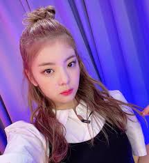 She is itzy bias and i love her a lot. Fyjypnation Auf Twitter 210206 Itzy S Instagram Yeji Cool Cute Yeji Itzy ìžˆì§€ ì˜ˆì§€ Itzyofficial Https T Co Mxnzbvtg93