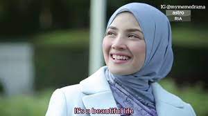 Mengisahkan kisah percintaan antara tengku dan medina yang penuh warna warni. Hero Seorang Cinderella Beautiful By Crush Fmv Youtube