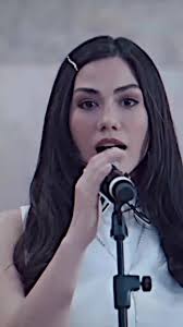 Her Sey Seninle Güzel Yolda Yürümek Bile