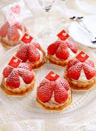 ホワイトチョコ&いちごのミニタルト」JUNA(神田智美) | お菓子・パンのレシピや作り方【cotta＊コッタ】