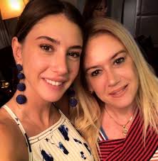 In 2017, he was thrown into the theater with the play yedi kocalı hormuz, directed by müjdat gezen. Erkenci Kus Un Sevilen Yildizinin Annesini Gorenler Gozlerine Inanamiyor Radyo Duygusal