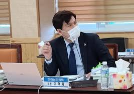 진눈깨비가 날리던 이른 아침에 목포농산물도매시장을 이혁제 도의원, 김근재, 김양규 시의원과 함께 방문해 현장의 소리를 담고. ì´í˜ì œ ì „ë‚¨ë„ì˜ì› ì„¬ ì§€ì—­ í•™êµ ìœ ë°°ì§€ ì•„ë‹ˆë‹¤ ì¸ì„¼í‹°ë¸Œ ê°•ì¡° ì•„ì‹œì•„ê²½ì œ
