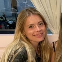 Lucy Hammock's Instagram, Twitter & Facebook