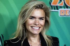 Nicolette van Dam Biography: Age, Husband, Children, Net Worth, Height,  Parents, Brother, Movies, TV Shows, Controversy