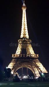 Unos cuantos metros más arriba del lugar donde homeaway. La Magia De La Torre Eiffel En La Noche Imagen De Archivo Editorial Imagen De Magia Torre 151208774