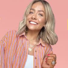 DIY Painted Mason Jar Vases