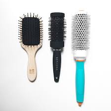 Find an assortment of brushes and combs, including round brushes, paddle brushes, detanglers and hair teasers from brands like drybar, ghd, tangle teezer and more. B A Gorgie