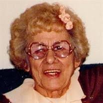 Laura Tussey's Instagram, Twitter & Facebook