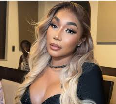 Très belle femme adioukrou le symbole de la vraie résilience. Nb: pourquoi  tu n'as pas mollet comme tes autres tantes adioukrou la ?