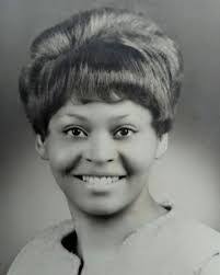 Gail Louise's Instagram, Twitter & Facebook