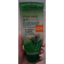 İltihap kurutucu özelliği olan jel, ağrılı sivilcelerin yatışmasında son derece etkilidir. Guardian Aloe Vera Gel Reviews