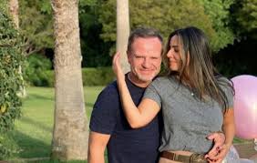 Rapariga ou mulhér, que alguém namora ou galanteia. Rubens Barrichello Se Declara A Namorada Paloma Tocci Ofuxico