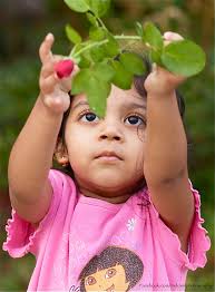 Childhood Charms" There are Essays that we are surprised by both the  complicity and the harmony between brothers! In the case of 03-year-old  Clarice and 05-year-old Benjamin, besides all this, they are