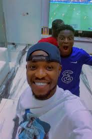 I have safely arrived in England. I'm here to buy the Chelsea team.😌