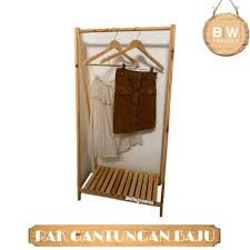 Ini adalah sebuah rak gantungan baju kayu jati atau yang biasa disebut dengan rak gantungan jas yang cocok digunakan pada kamar hotel maupun butik bayangkan saja dengan harga dibawah rp 3.000.000 anda sudah bisa membawa pulang sebuah gantungan pakaian dari kayu berkualitas. Harga Rak Baju Kayu Wood Terbaru April 2021 Biggo Indonesia