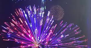 夏の思い出 花火大会を100均のイルミネーションライトで再現してみました 暮らしニスタ イルミネーションライト 花火 花火大会