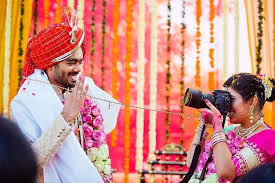 Innovative Indian Wedding Couple Photography Poses You Must Try Looksgud In innovative indian wedding couple