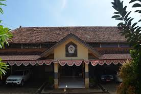 Tak lupa dia mengharapkan bantuan dari smk pengampu lks dan juga warga surakarta agar kegiatan lks tingkat nasional ini bisa berlangsung meriah, menggembirakan dan memiliki manfaat positif bagi semua yang ikut berpartisipasi. Profil